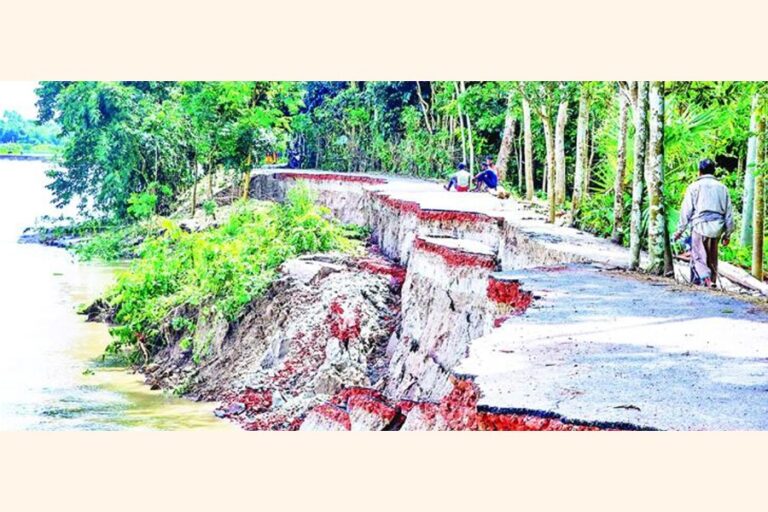 マドゥマティ川とナバガンガ川の浸食が悲惨な破壊を引き起こしている
