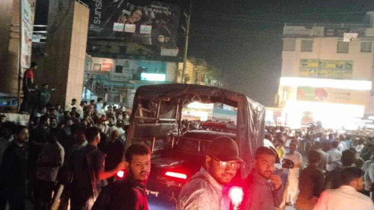 クチュクシュ投票所：ジャマートとBNPの支持者が対立し、クチュクシュで警察官が負傷