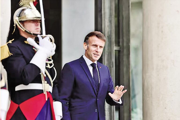 フランスの政治と財政の苦境が深刻化する中、マクロンの遺産は消え去る