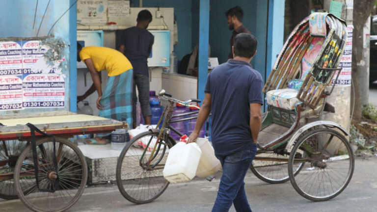 CWASAの水道接続：錆びたパイプライン、供給の中断
