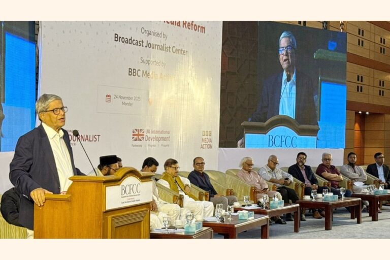 職業倫理を守り、政治的連携を避ける