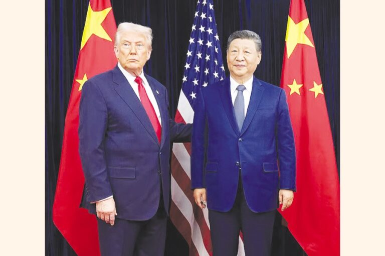 トランプ大統領が主要首脳会議を無視する中、中国の習近平国家主席はAPECで自由貿易を守ると約束