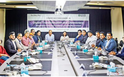 選挙時の誤報に対処するために、プラットフォームと政党に責任を負わせる