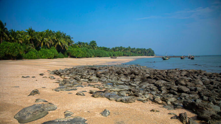 宿泊予約は依然として少ない