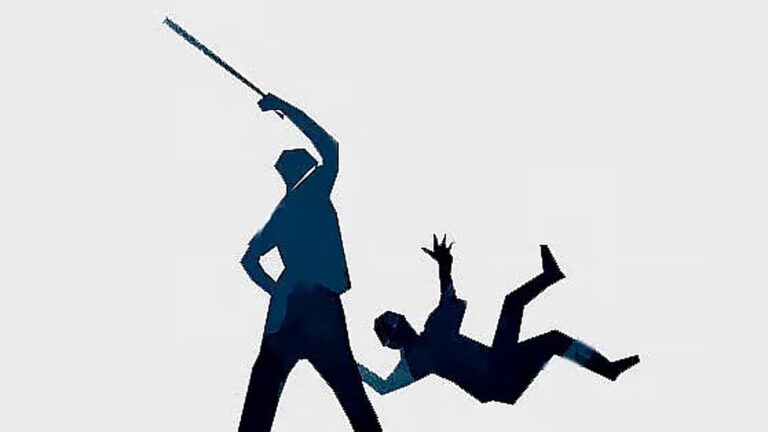 花嫁の父、母、兄弟が結婚式で音楽を演奏したとして鞭打ち刑に処される