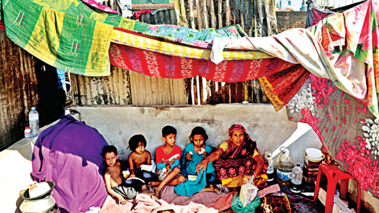 コレールスラム：火災後の復興