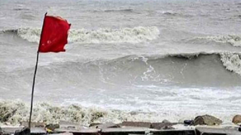 港湾当局は注意信号1の掲揚を要請