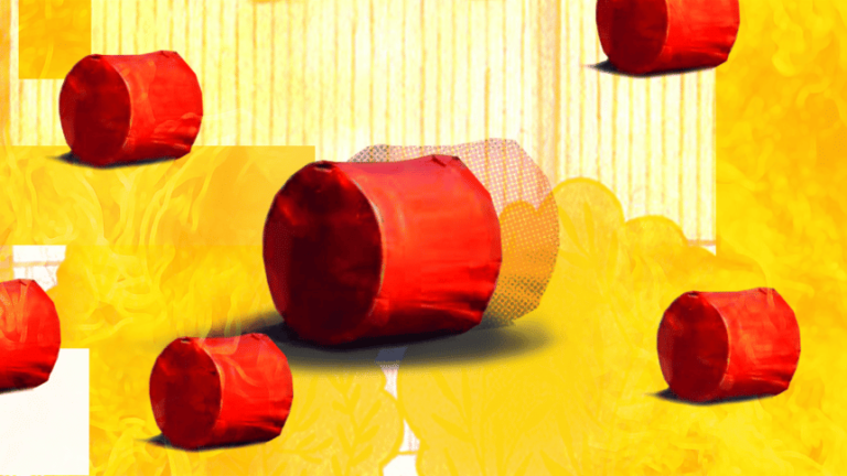 ゴパルガンジのコタリパラ警察署で粗雑な爆弾が爆発し、警官3人が負傷