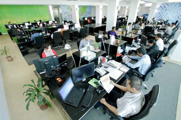 バングラデシュのデジタル変革は新たな不平等の構造を深めているのか？