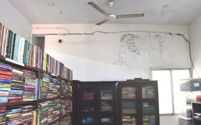 マニクガンジ地区公共図書館は複数の問題に取り組んでいる
