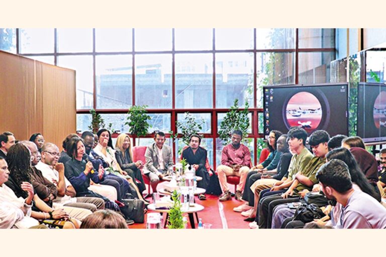 マスターカード財団CEOリータ・ロイがBRACUを訪問