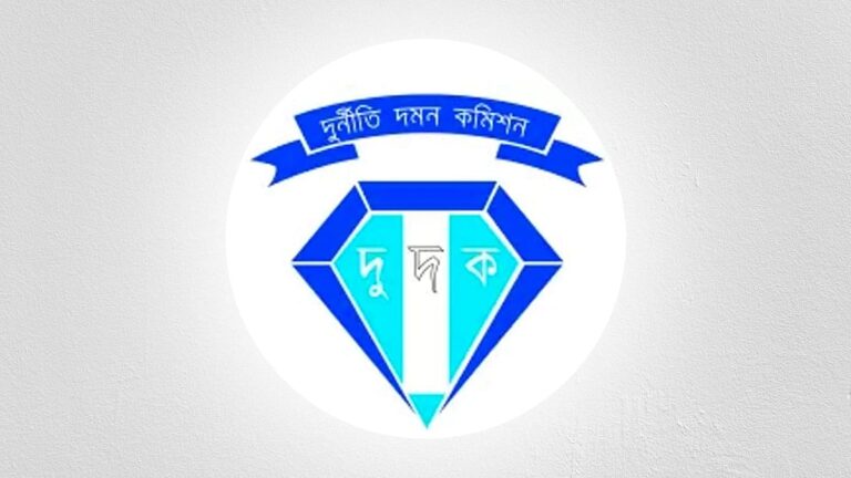 ACCは6つの人材紹介会社から11人を提訴する予定