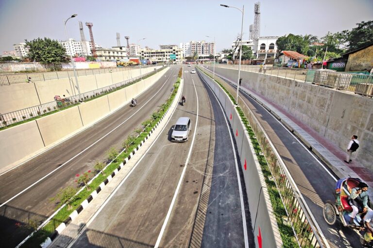 ティティパラ地下道が開通