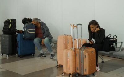 米国の航空会社は、主に政府閉鎖の影響で週末のフライトを2,500便以上欠航