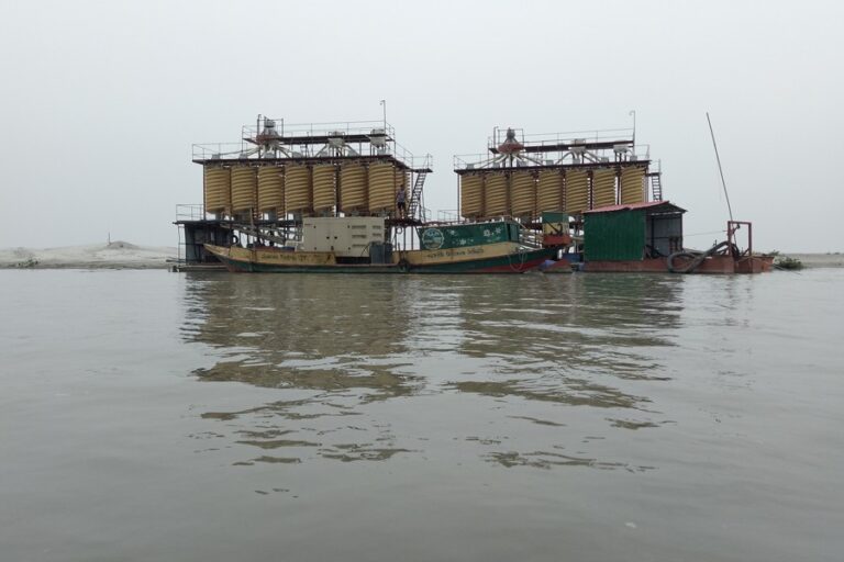 ブラマプトラのミネラル豊富な砂はガイバンダの有望な収入源と見なされている