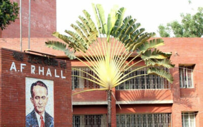 DUのAFラーマン・ホールの学生が、組合幹部のために部屋を空けるよう求めたとして学長を非難