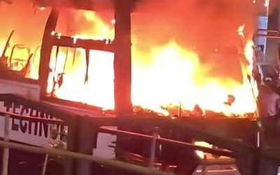 ミルプールでカクテル爆発、ダンモンディでバス放火