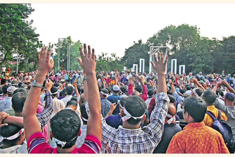 公立小学校教師の扇動