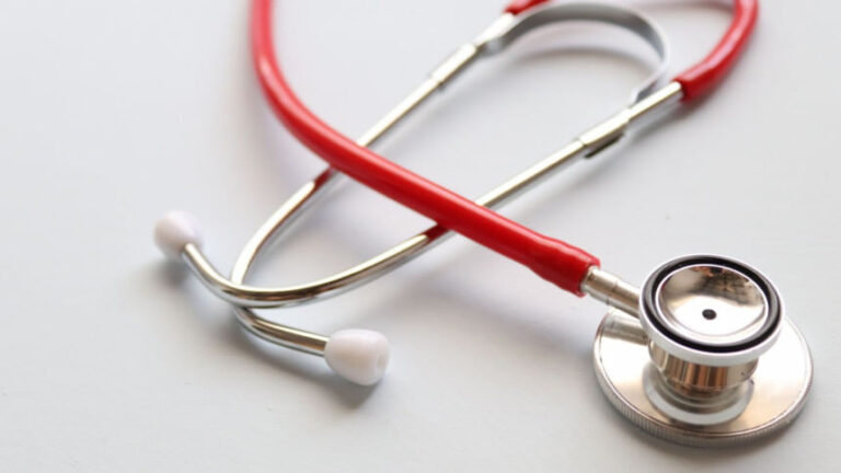 医学部の定員が572人削減