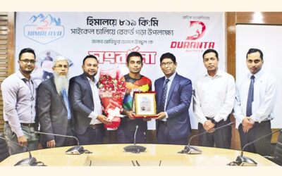 サイクリストのウジャルがヒマラヤ遠征を完了