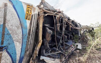 ペルーでバスが渓谷に転落、37人死亡