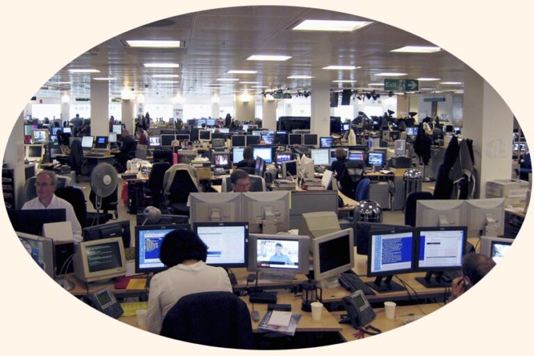 ニュースルームからニュースフィードへ