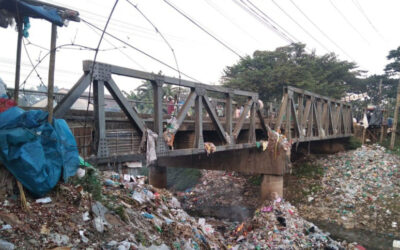 ジュリ川は今やゴミ捨て場