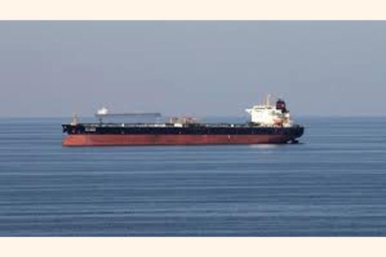 イランがホルムズ海峡でタンカーを拿捕、米当局者が発表