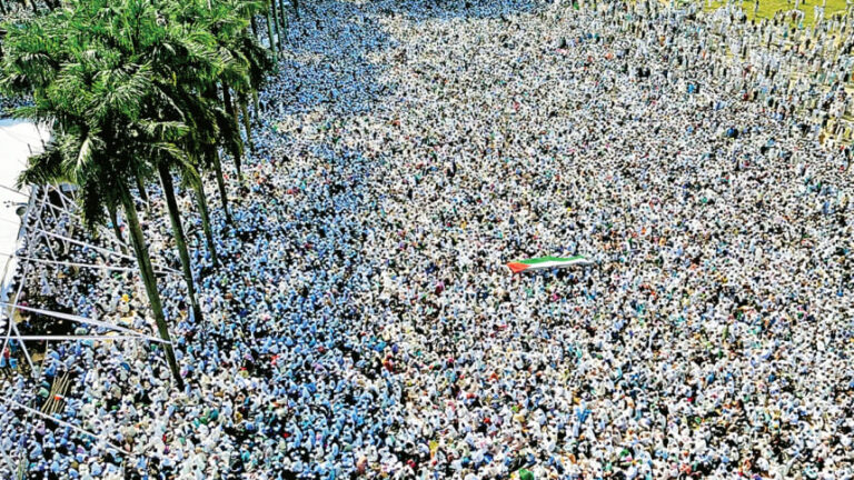 アフマディーヤ派を非イスラム教徒と宣言する