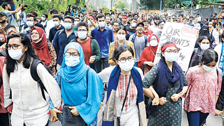 「女性に関してはどの政党も同じだ」