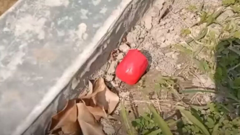 放火、粗雑な爆弾攻撃が続く