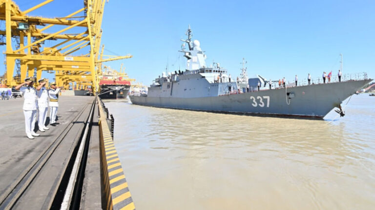 ロシア海軍の艦艇が親善訪問のためCTGに到着