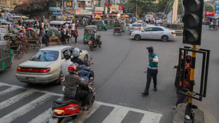 港湾都市の交通管制はまだデジタル化されていない