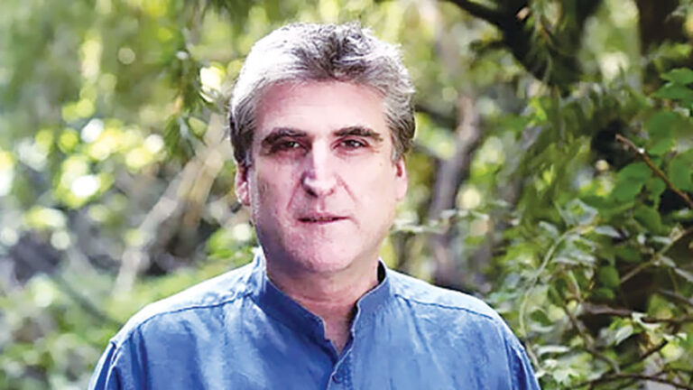 証拠は強力だが、弁護側は最低限の対応しかできなかった