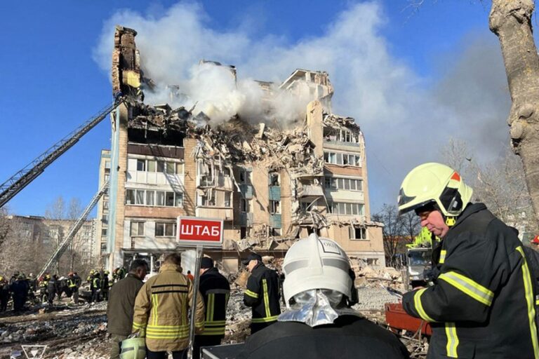 ロシアのウクライナ攻撃で20人死亡