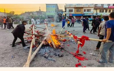 ネパールの町で政治的衝突後に夜間外出禁止令