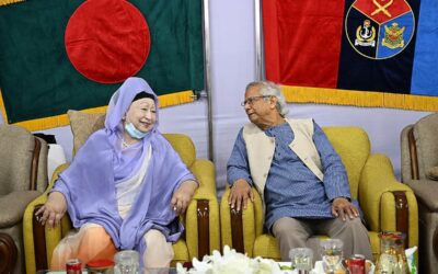 国軍記念日の祝賀：カレダ・ジアがセナクンジャで首席顧問と会談