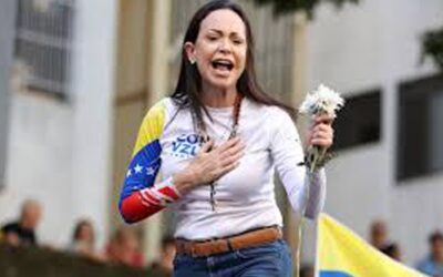 ノーベル賞受賞者のマチャド氏はベネズエラを出国すれば「逃亡者」となる