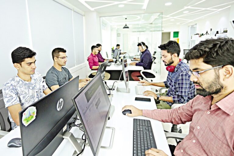 AI依存が若者の批判的思考力を蝕んでいる