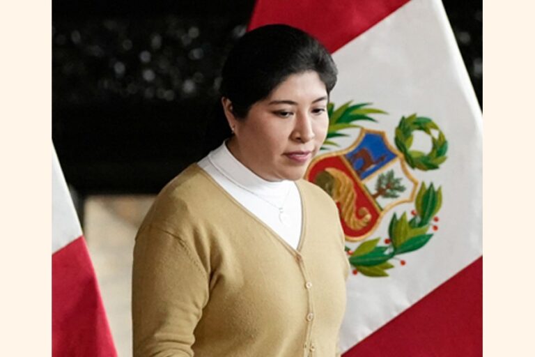 ペルー、クーデター容疑で元首相に国際逮捕状を発行