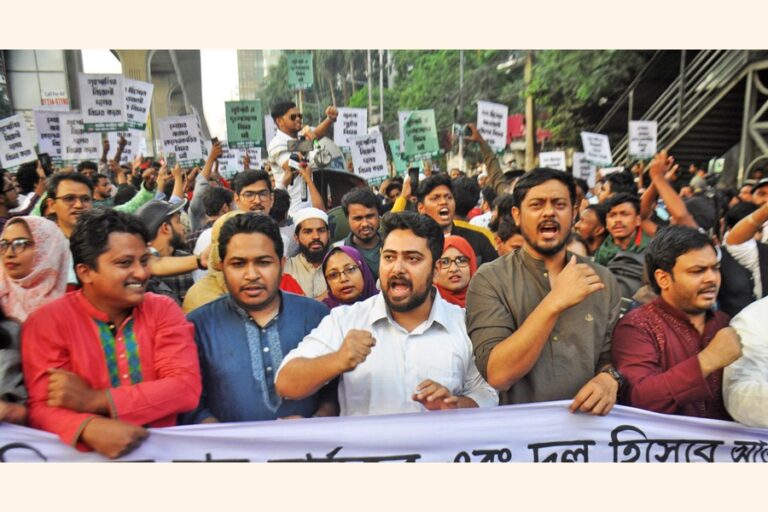 NCPは行列を繰り広げた