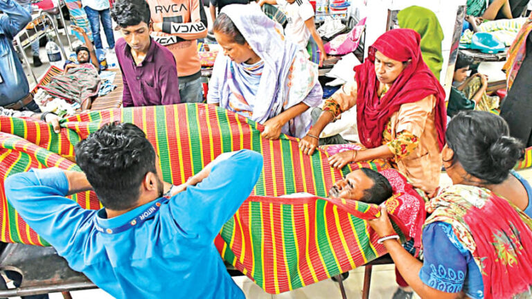 地震で負傷し、今も恐怖に震えている