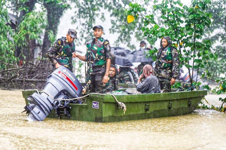 困っている人に手を差し伸べる