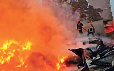 ガジプール・ジュット倉庫で火災