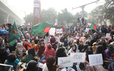 インキラブ・モンチョ、2日目に封鎖を実施