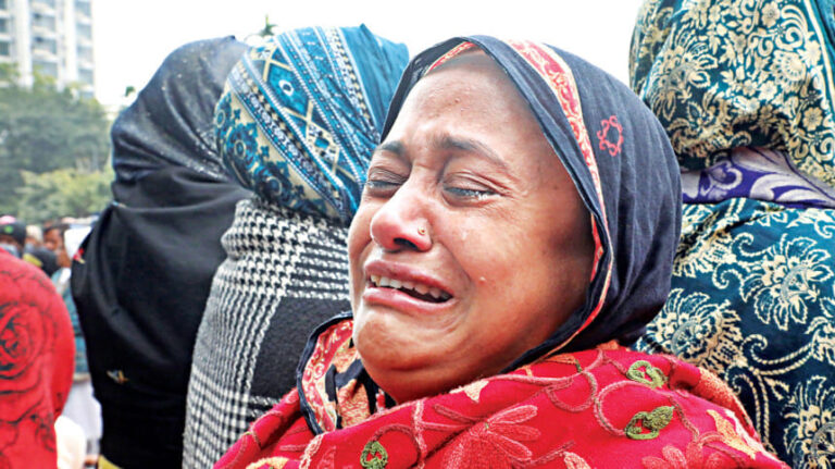 国民がカレダ・ジアを悼む