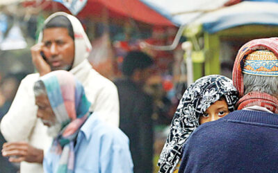 寒さは人々の生活を混乱させ続けている