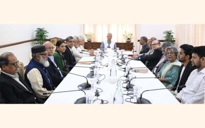 ムハマド・ユヌス首席顧問教授が特別会議の議長を務めた。