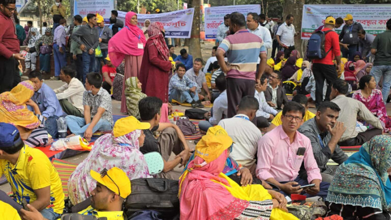 医療従事者のデモでワクチン接種や医療サービスが混乱