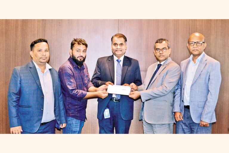 シャージャラル・イスラミ銀行が血液がん患者に経済的援助を提供